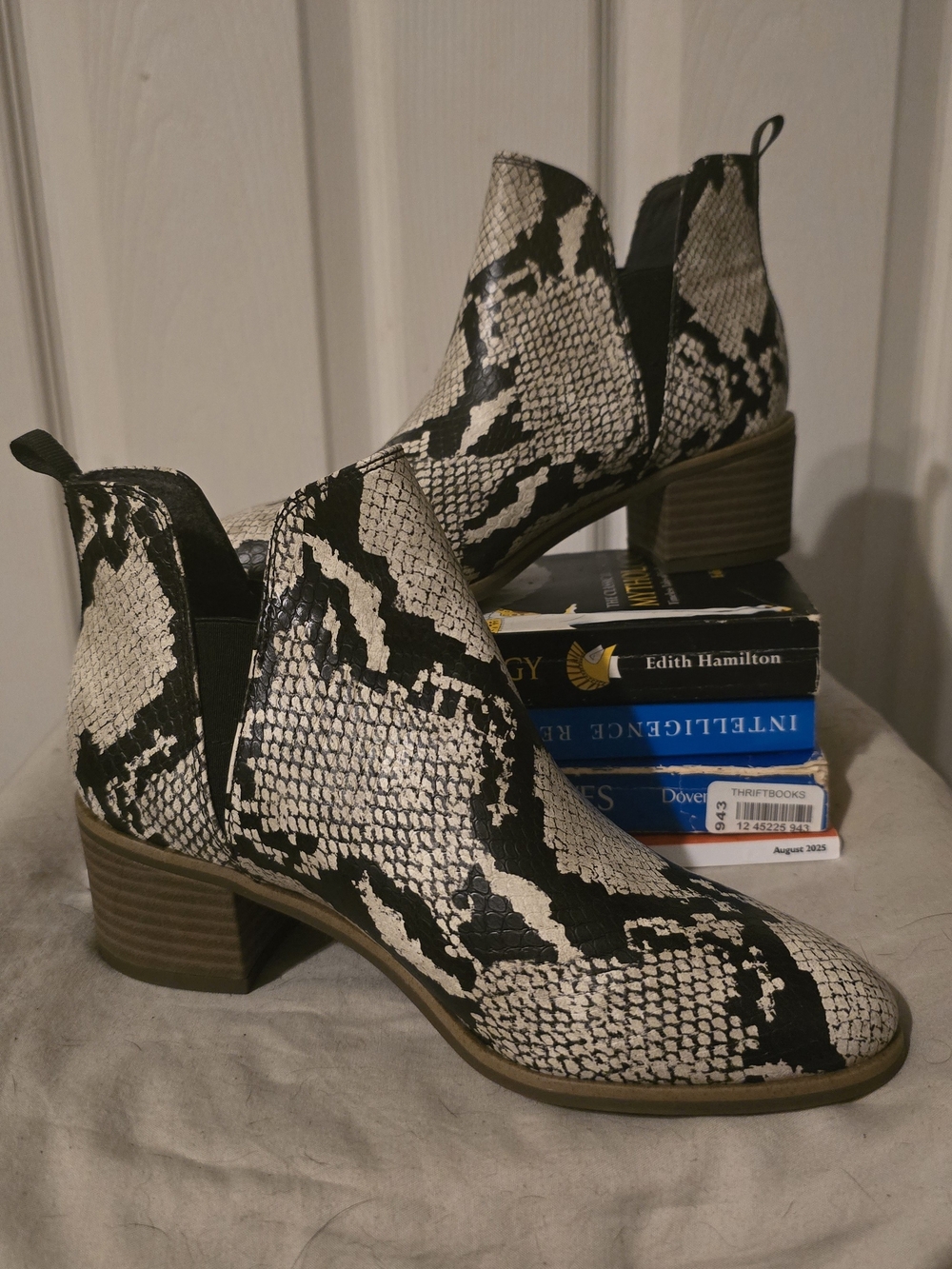 Dr. Scholl’s Teammate Snakeskin Chelsea Ankle Boots White Black 6.5 M